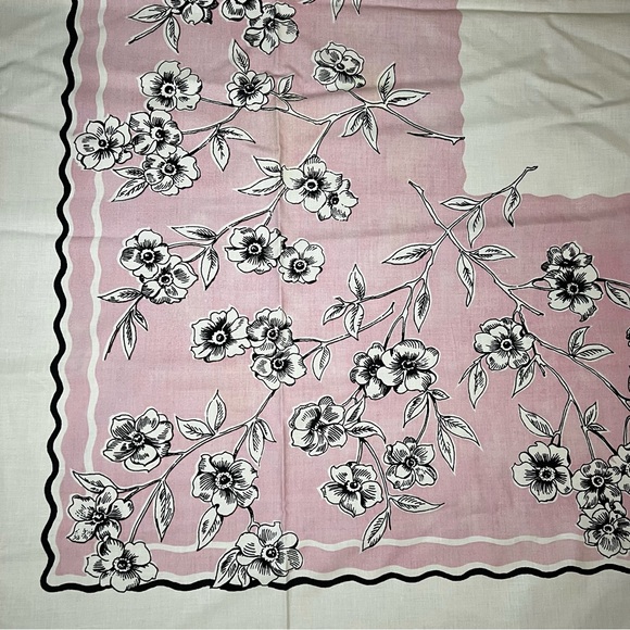 1940s Era Pink Black White Floral Tablecloth 63” x 57” Beautifully Maintained - Picture 8 of 10